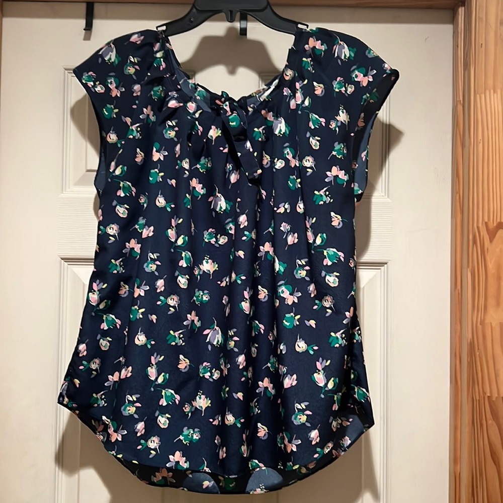 Beautiful dress shirt with bow in back